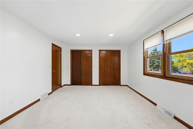 330 Wimbledon Court, West Seneca, NY 14224