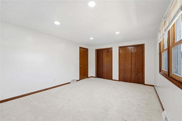 330 Wimbledon Court, West Seneca, NY 14224