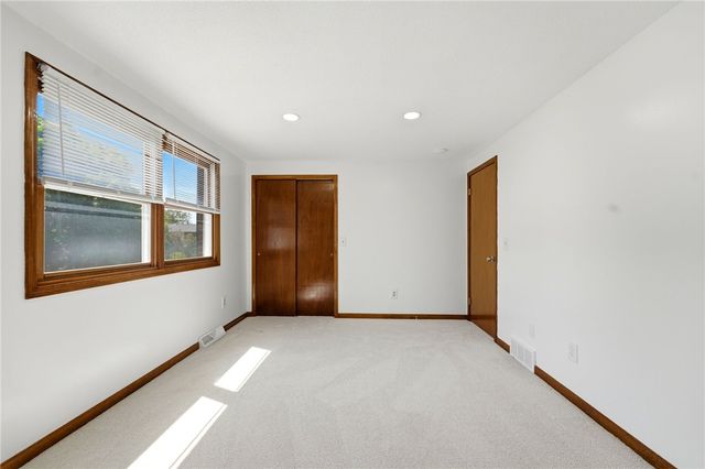 330 Wimbledon Court, West Seneca, NY 14224