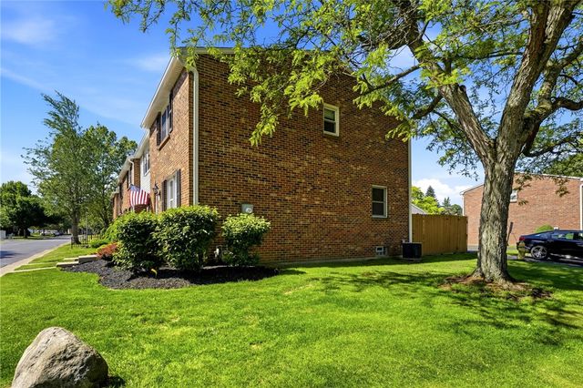 330 Wimbledon Court, West Seneca, NY 14224