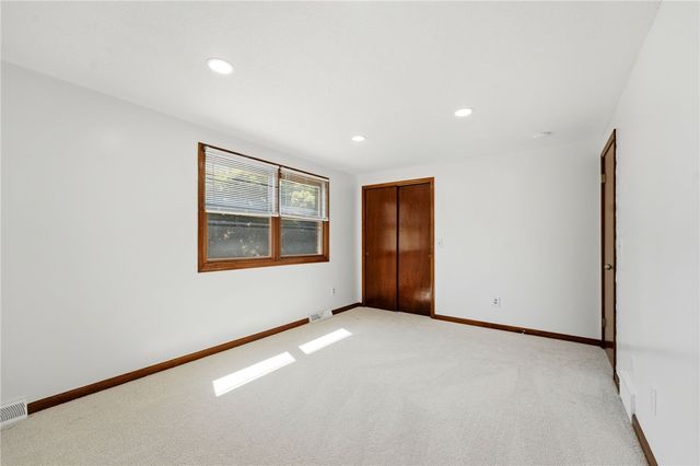 330 Wimbledon Court, West Seneca, NY 14224