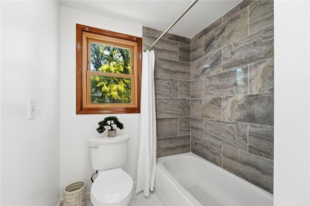 330 Wimbledon Court, West Seneca, NY 14224