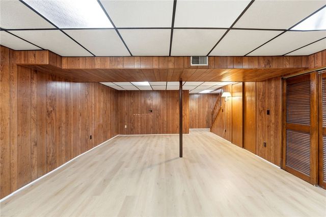 330 Wimbledon Court, West Seneca, NY 14224