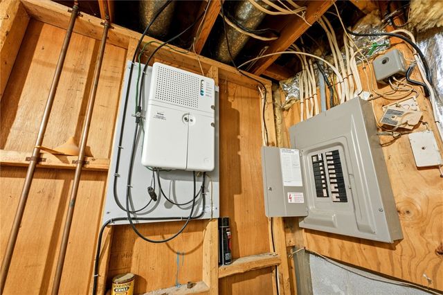 330 Wimbledon Court, West Seneca, NY 14224