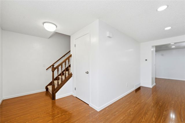 330 Wimbledon Court, West Seneca, NY 14224