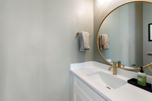 5604 Samuel Huston Ave 2, Austin, TX 78721