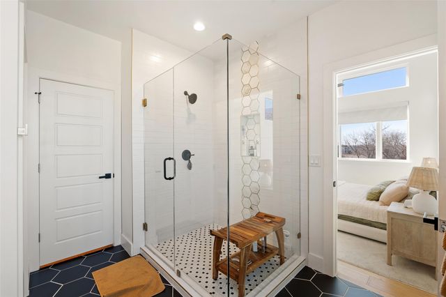 5604 Samuel Huston Ave 2, Austin, TX 78721