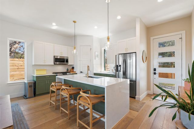 5604 Samuel Huston Ave 2, Austin, TX 78721