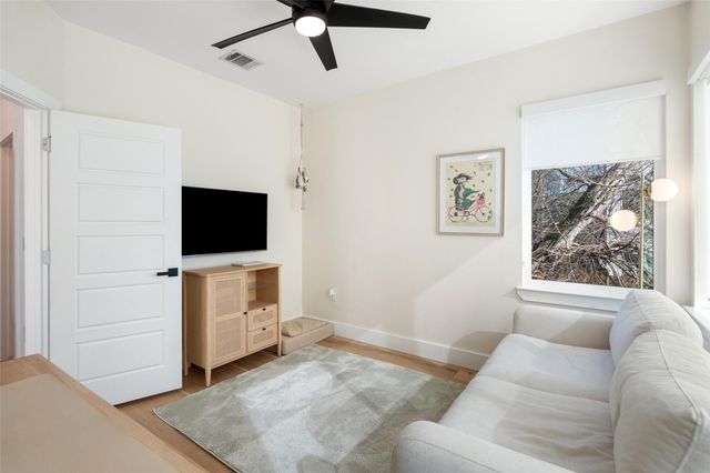 5604 Samuel Huston Ave 2, Austin, TX 78721