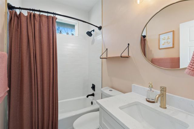 5604 Samuel Huston Ave 2, Austin, TX 78721