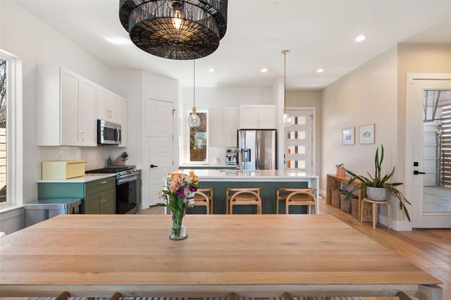 5604 Samuel Huston Ave 2, Austin, TX 78721