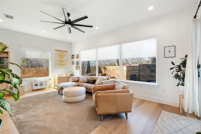 5604 Samuel Huston Ave 2, Austin, TX 78721