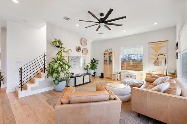 5604 Samuel Huston Ave 2, Austin, TX 78721