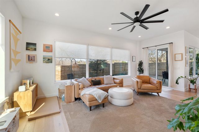 5604 Samuel Huston Ave 2, Austin, TX 78721