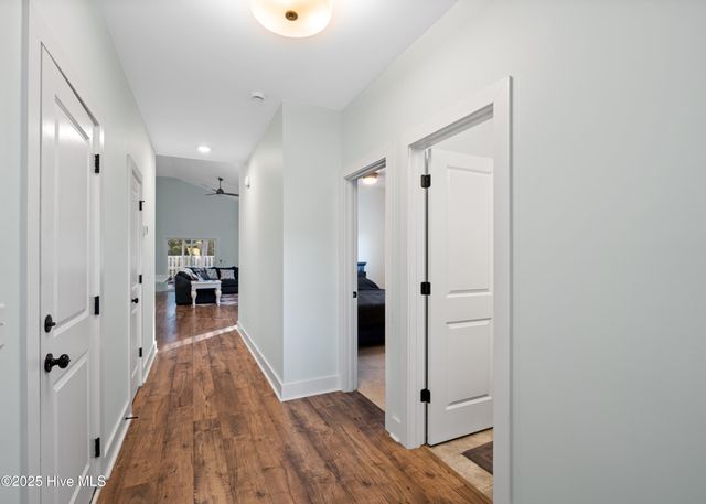 1214 N Caswell Avenue, Southport, NC 28461