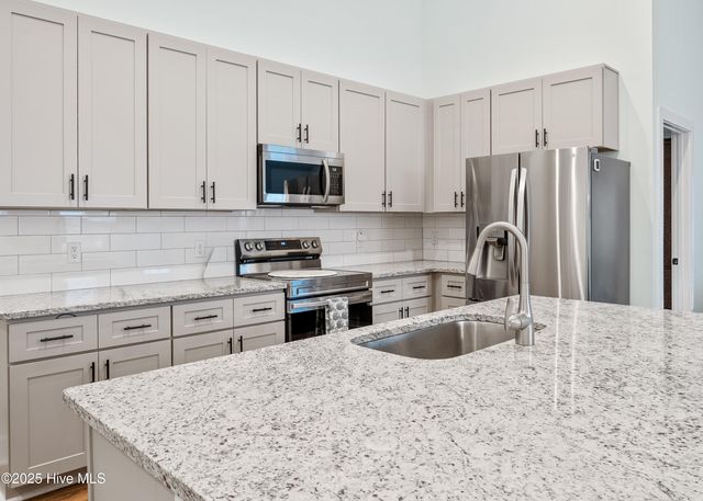 1214 N Caswell Avenue, Southport, NC 28461