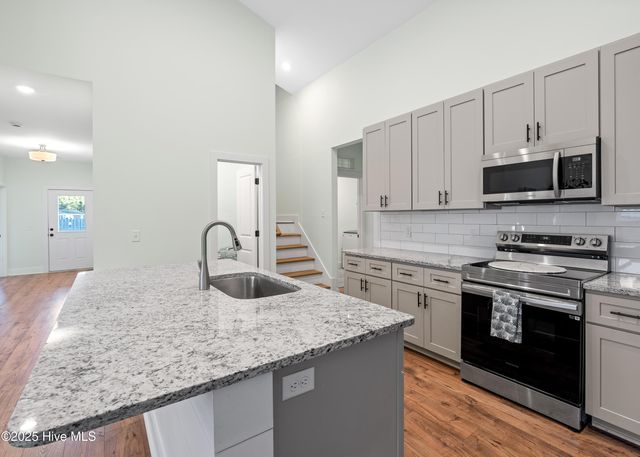 1214 N Caswell Avenue, Southport, NC 28461