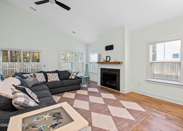 1214 N Caswell Avenue, Southport, NC 28461