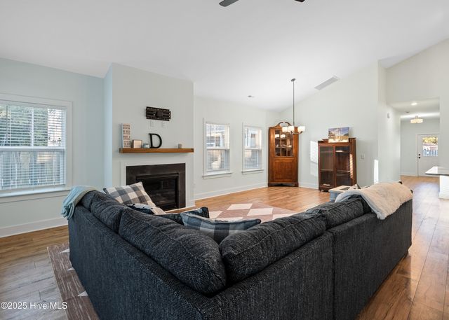 1214 N Caswell Avenue, Southport, NC 28461