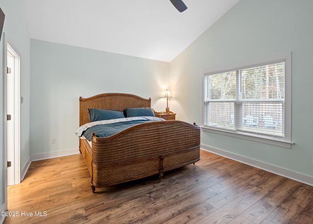 1214 N Caswell Avenue, Southport, NC 28461