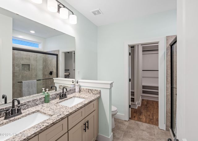 1214 N Caswell Avenue, Southport, NC 28461