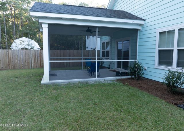 1214 N Caswell Avenue, Southport, NC 28461