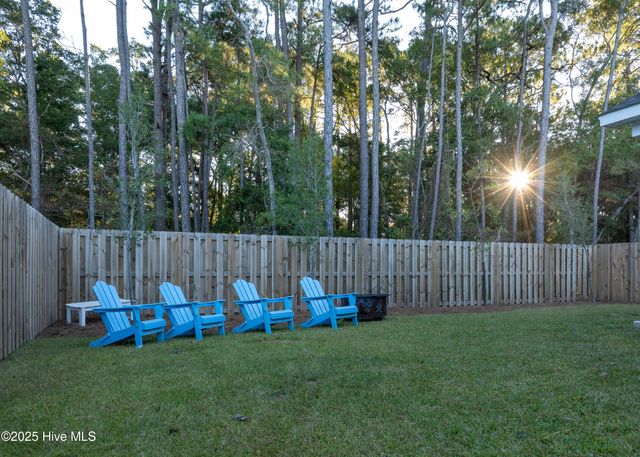 1214 N Caswell Avenue, Southport, NC 28461