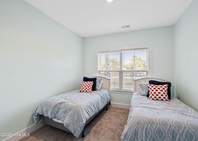 1214 N Caswell Avenue, Southport, NC 28461