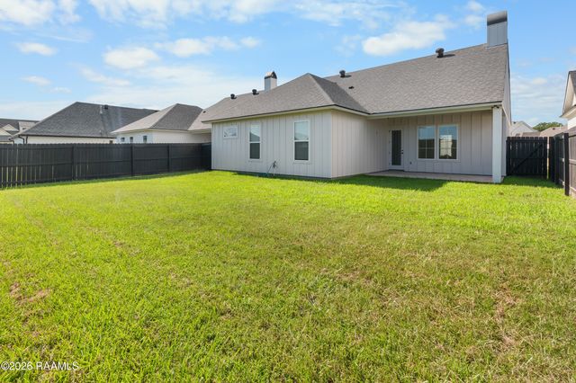 207 Queenstown Avenue, Youngsville, LA 70592