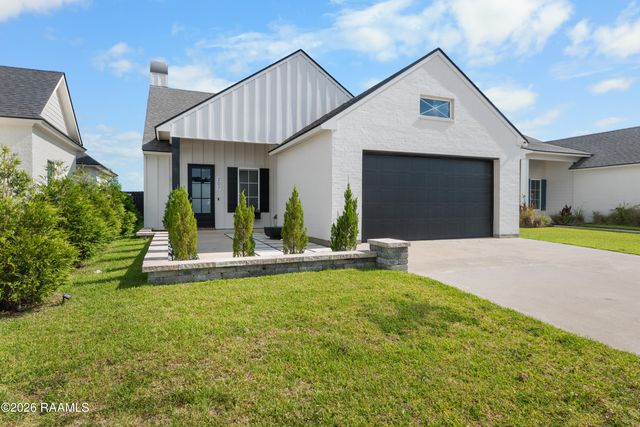 207 Queenstown Avenue, Youngsville, LA 70592