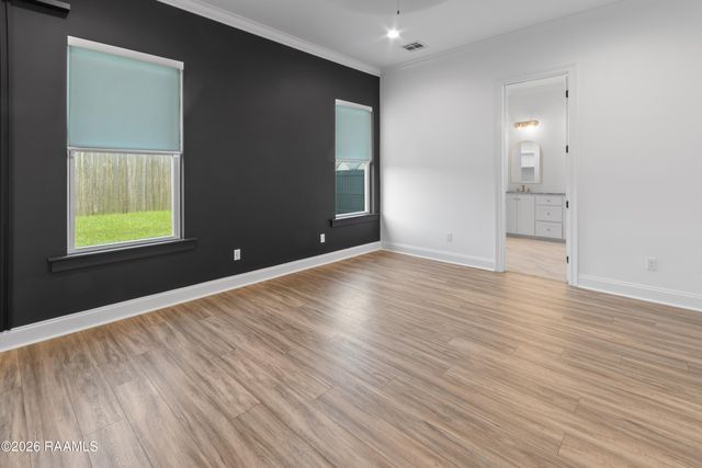 207 Queenstown Avenue, Youngsville, LA 70592