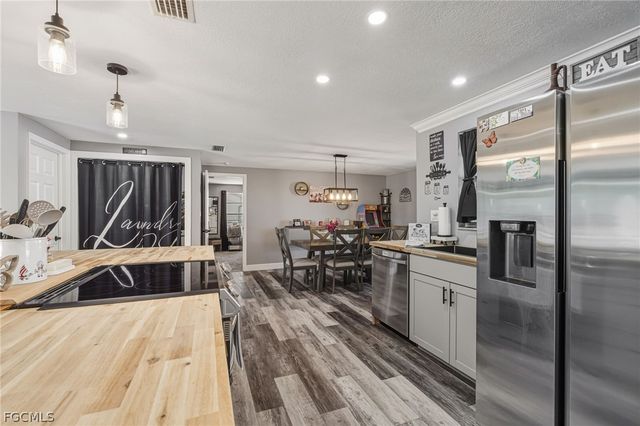 1401 Sheehan BLVD, Port Charlotte, FL 33952