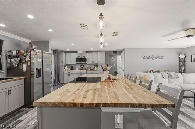 1401 Sheehan BLVD, Port Charlotte, FL 33952