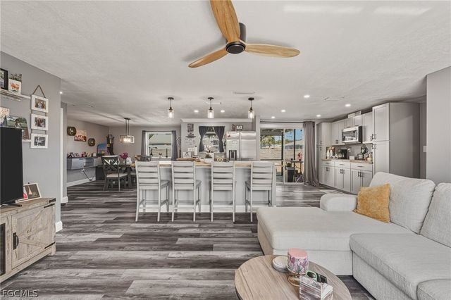 1401 Sheehan BLVD, Port Charlotte, FL 33952