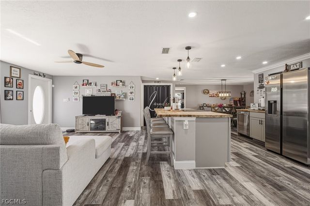 1401 Sheehan BLVD, Port Charlotte, FL 33952