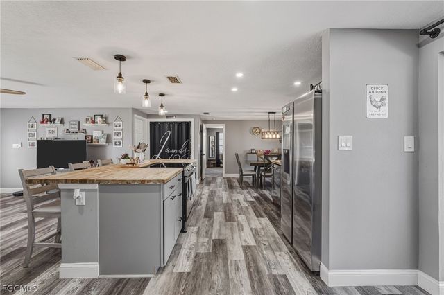 1401 Sheehan BLVD, Port Charlotte, FL 33952