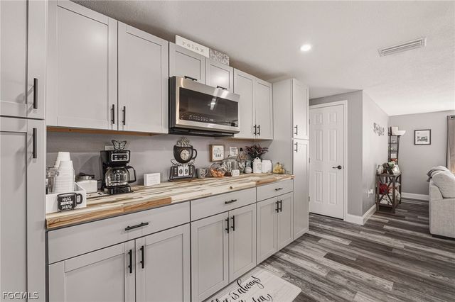 1401 Sheehan BLVD, Port Charlotte, FL 33952