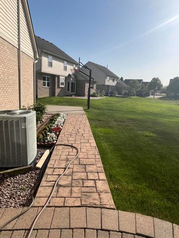 49182 Woodson Way, Canton, MI 48187