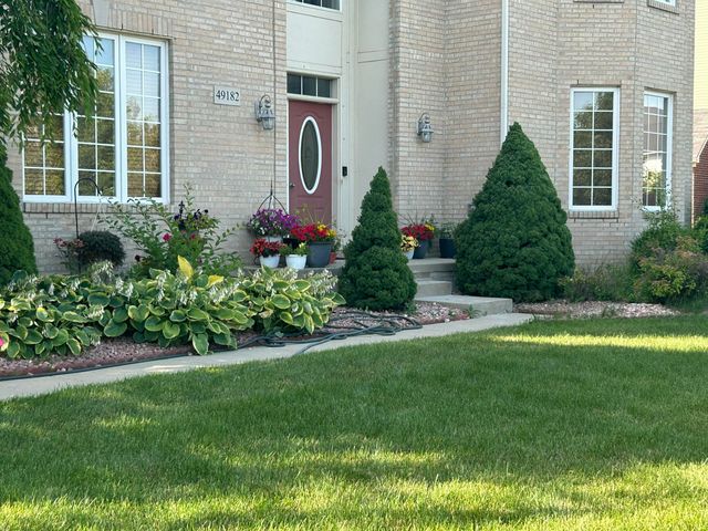 49182 Woodson Way, Canton, MI 48187