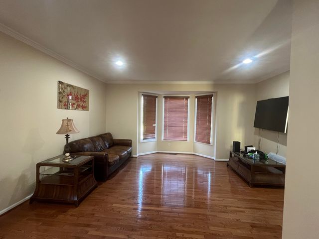 49182 Woodson Way, Canton, MI 48187