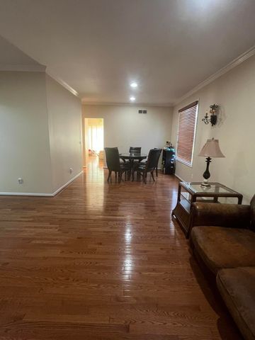 49182 Woodson Way, Canton, MI 48187