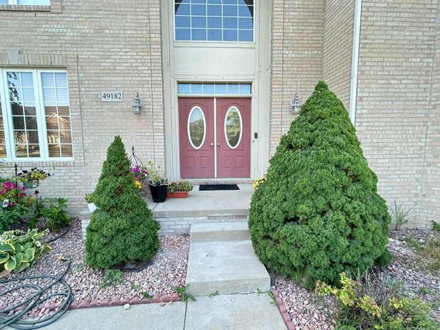 49182 Woodson Way, Canton, MI 48187