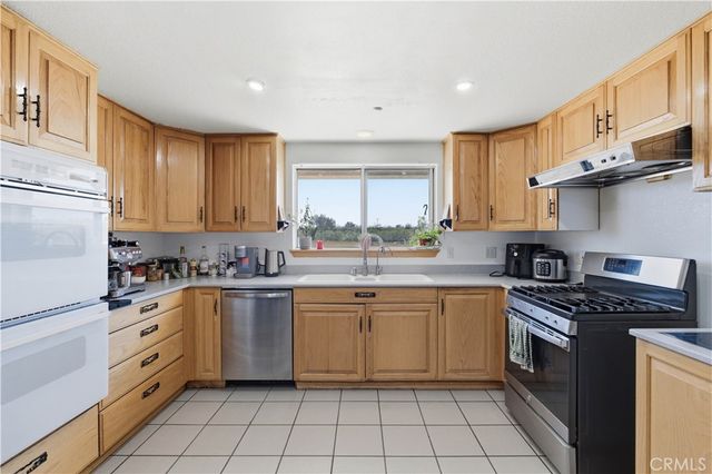 10707 Mines Ranch Rd, Victorville, CA 92392