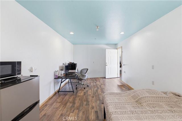 10707 Mines Ranch Rd, Victorville, CA 92392