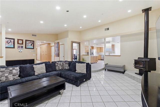 10707 Mines Ranch Rd, Victorville, CA 92392