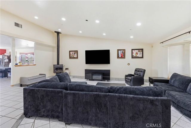 10707 Mines Ranch Rd, Victorville, CA 92392