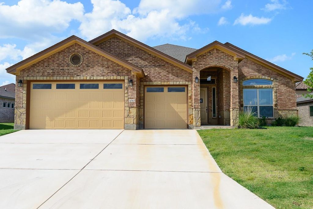 1010 Winchester DR, Nolanville, TX 76559