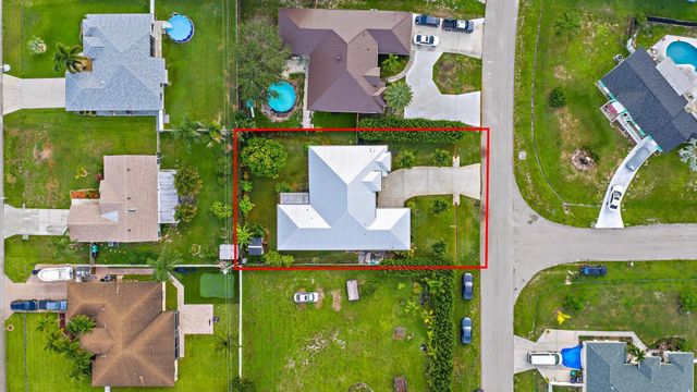 381 SW Hollyhock Drive, Port St Lucie, FL 34953