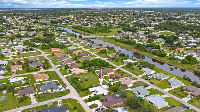 381 SW Hollyhock Drive, Port St Lucie, FL 34953