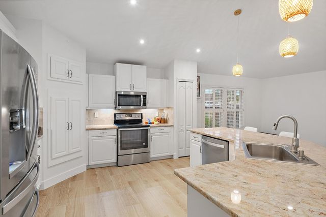 381 SW Hollyhock Drive, Port St Lucie, FL 34953